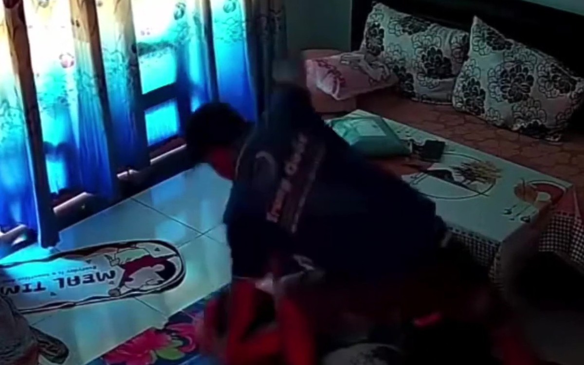 Công an mời làm việc người đàn ông bạo hành con riêng của 'vợ hờ'