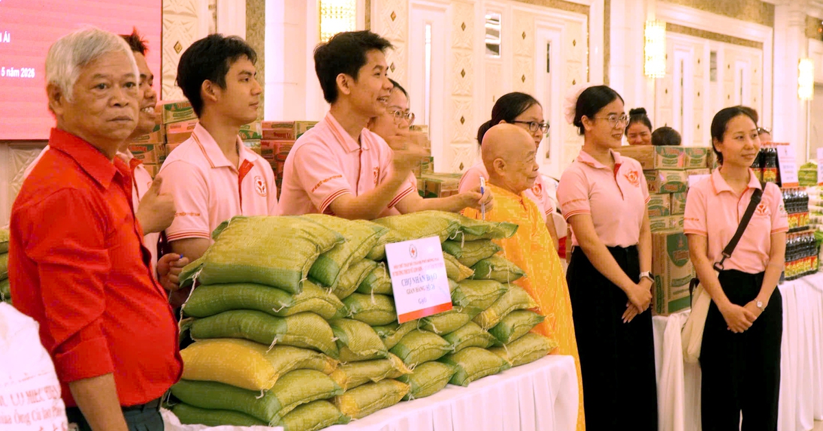 Ngân hàng thực phẩm kết nối doanh nghiệp, trao tặng đúng người yếu thế