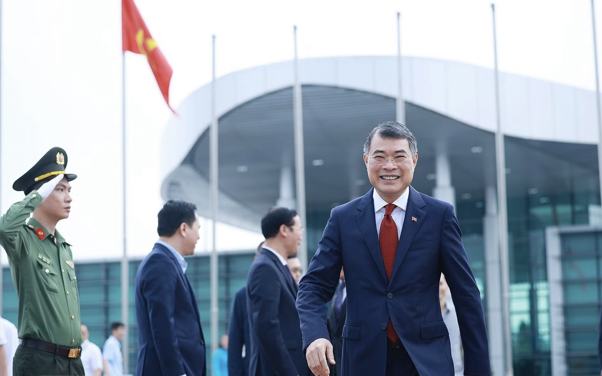 Thủ tướng Lê Minh Hưng lên đường dự Hội nghị Cấp cao ASEAN tại Philippines