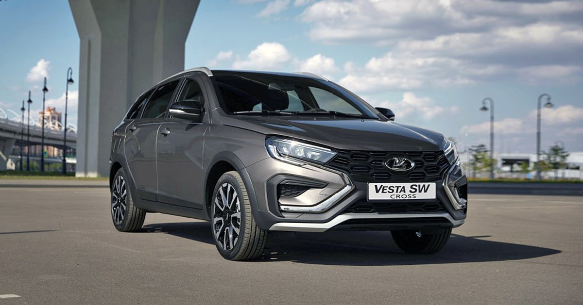Lada Vesta SW Cross lộ giá ở Việt Nam: Xe hạng C giá ngang hạng B, màn hình kiểu Volvo