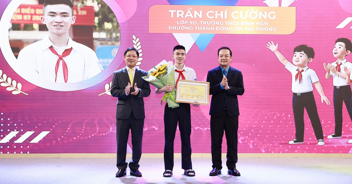 Robot biết ‘thấu cảm’ giúp nam sinh Hải Phòng đoạt giải nhất UPU 2026