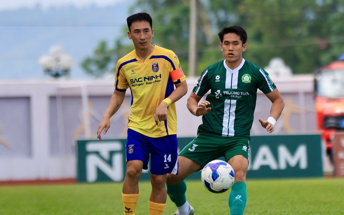 CLB Bắc Ninh - Trường Tươi Đồng Nai (hiệp 1) 0-0: Ông Park Hang Seo dự khán