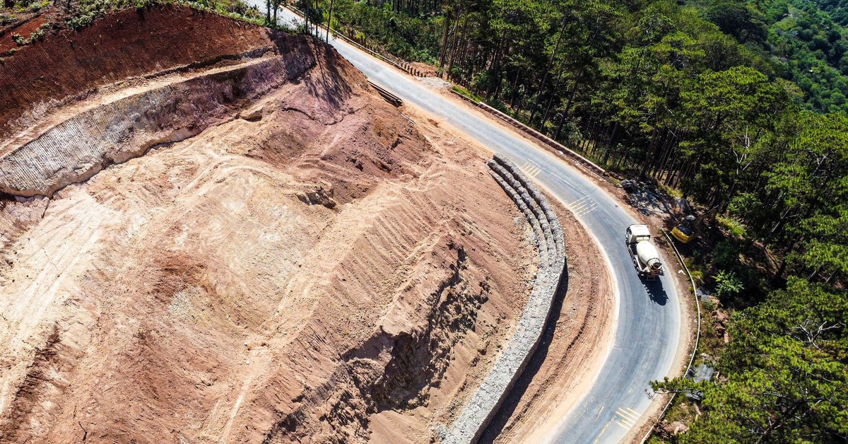 6 tháng sau sạt lở, đèo D'ran Đà Lạt vẫn ngổn ngang trước mùa mưa
