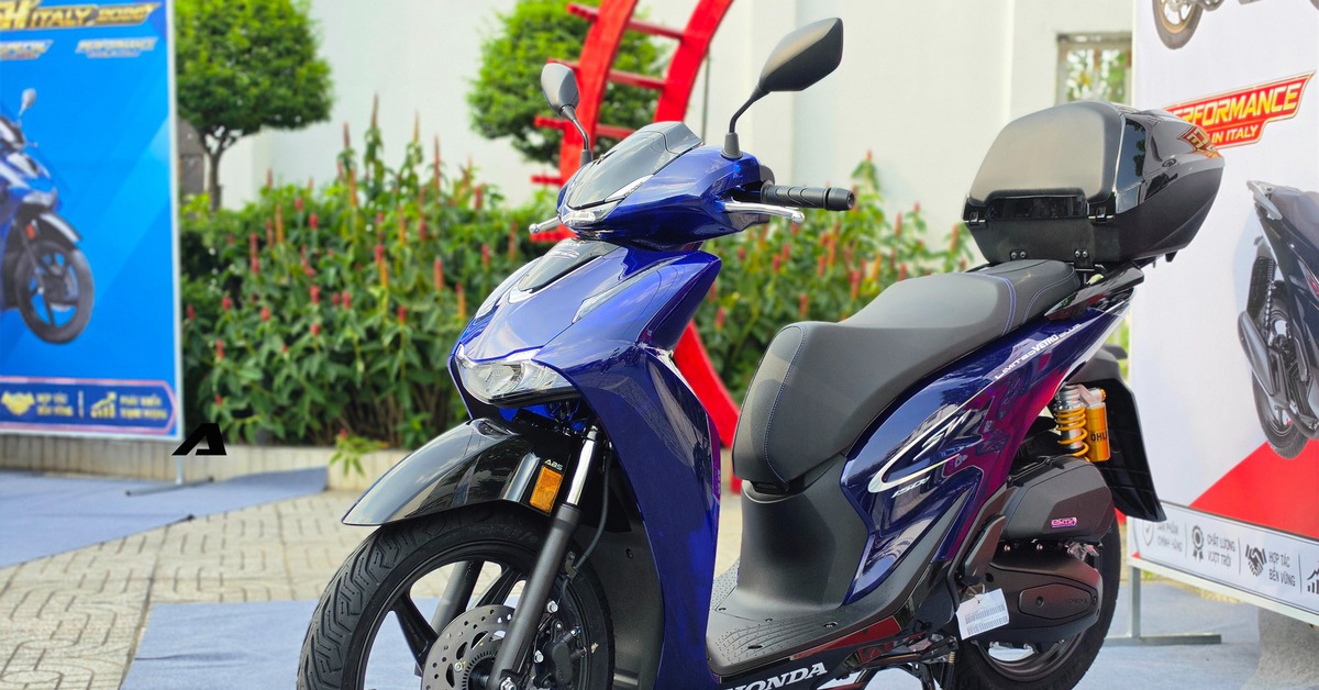 Honda SH Vetro đến Việt Nam: Giá 235 triệu, dàn áo trong suốt, máy 150cc, số lượng hạn chế