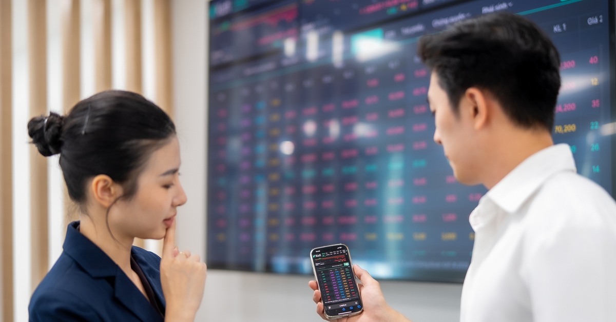 Cổ phiếu ngân hàng phối hợp cùng ‘họ Vingroup’ kéo VN-Index lên đỉnh mới