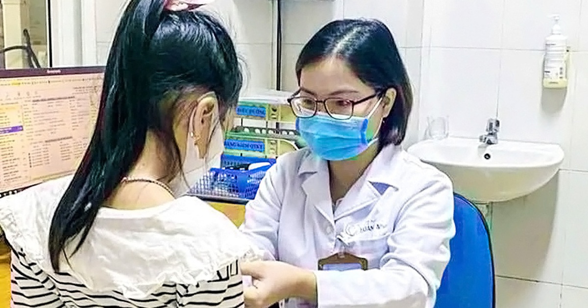 Khám sức khỏe định kỳ ít nhất 1 lần/năm cho trẻ dưới 6 tuổi, có tầm soát tự kỷ