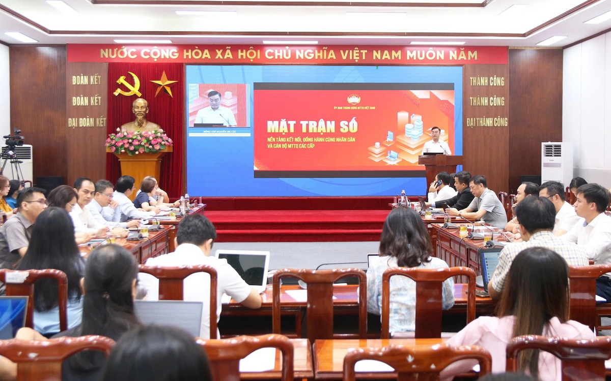 Phấn đấu 100% xã, phường lập trang mạng xã hội để tương tác trực tiếp với người dân