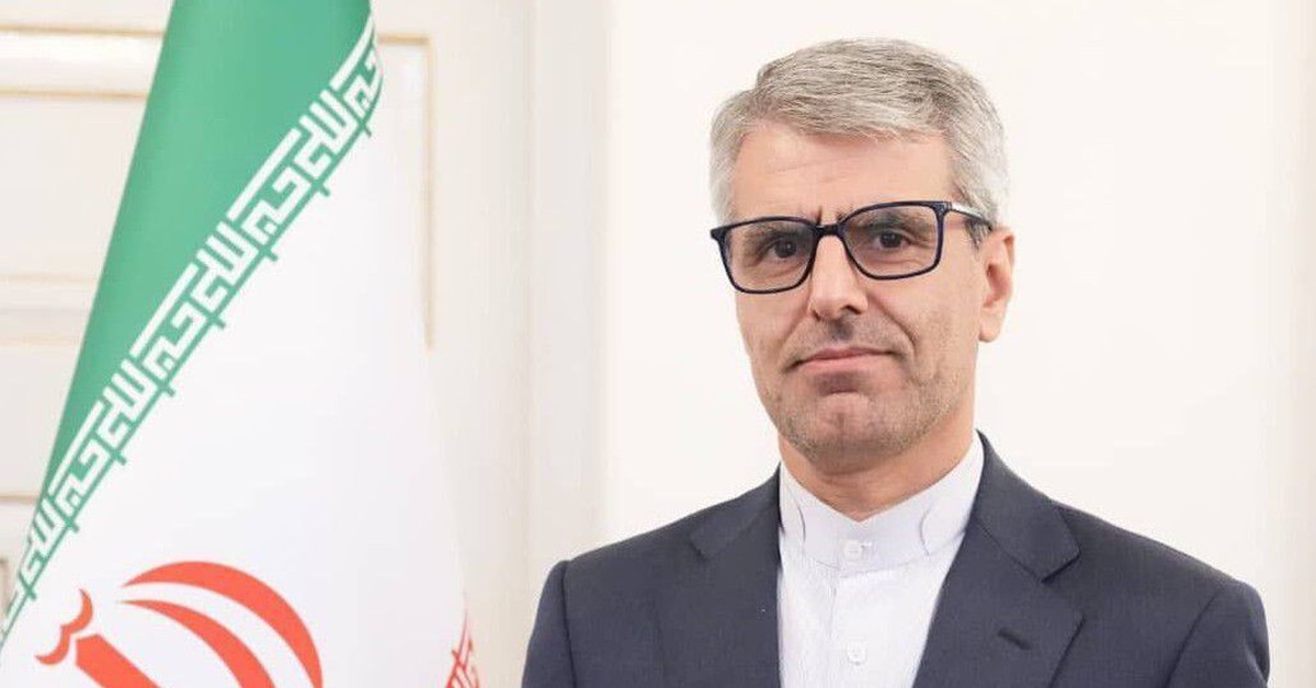 Iran nhắn Mỹ: Đừng tưởng nhe răng nanh là đang cười