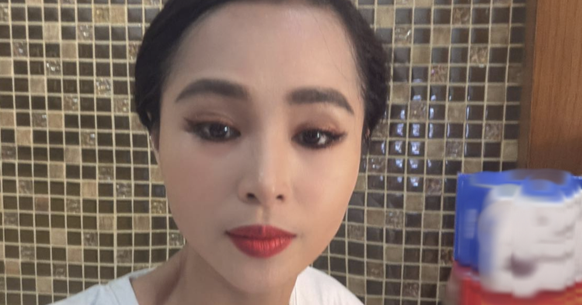 Diễn viên Bích Trâm đối mặt án phạt vì livestream phản cảm