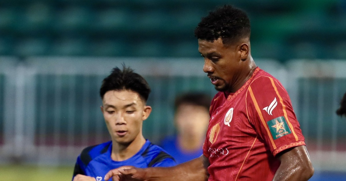 Ngoại binh tỏa sáng, CLB Quy Nhơn United thắp lại cơ hội top 3
