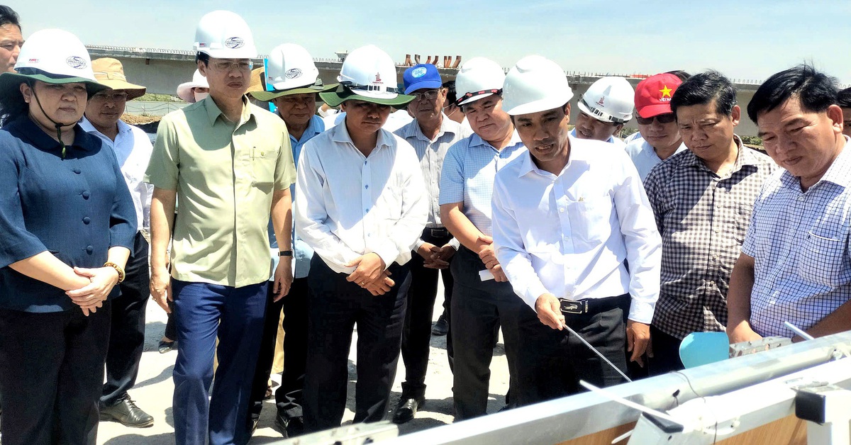 Lãnh đạo Vĩnh Long đi cơ sở kiểm tra, kịp thời tháo gỡ khó khăn cho hàng hoạt dự án dân sinh
