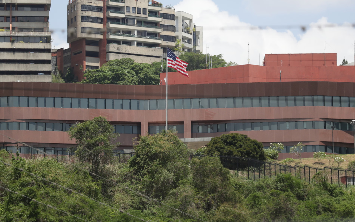 Mỹ khoe đã chuyển uranium của Venezuela về Mỹ an toàn