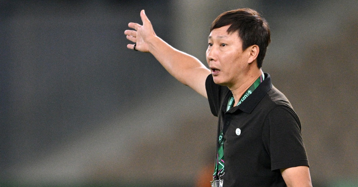 HLV Kim Sang Sik: 'Không dễ đấu Hàn Quốc, nhưng tuyển Việt Nam có thể tiến xa'
