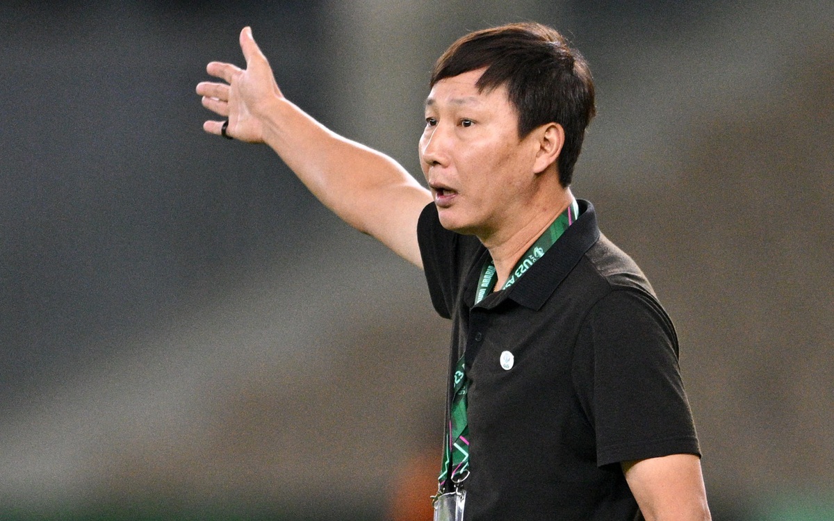 HLV Kim Sang Sik: 'Không dễ đấu Hàn Quốc, nhưng tuyển Việt Nam có thể tiến xa'