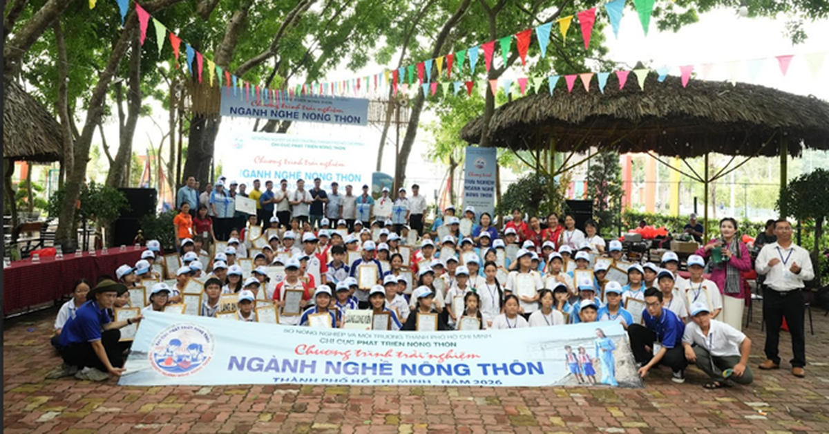 Hàng trăm học sinh TP.HCM háo hức trải nghiệm ngành nghề nông thôn