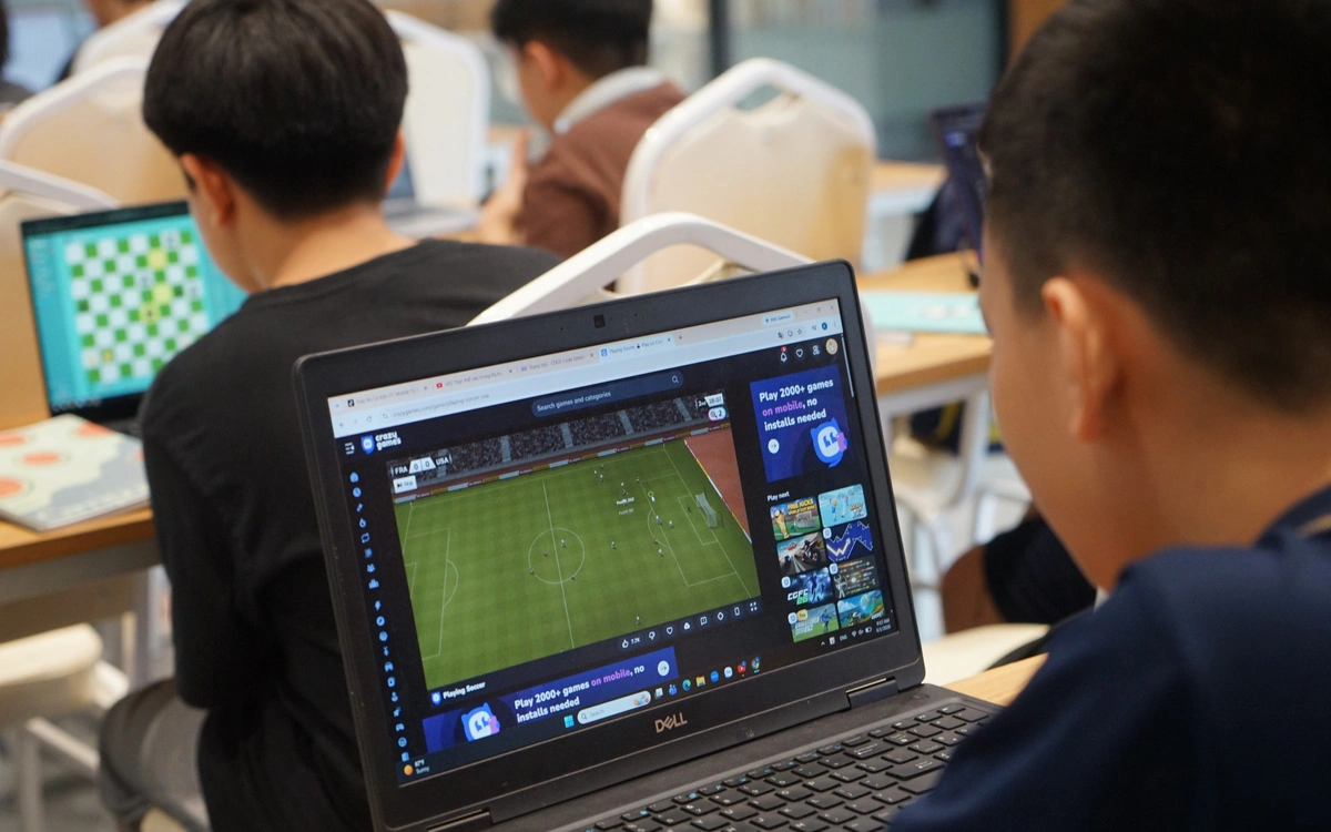 'Khối nghỉ hè' Hà Nội bỏ game, rời mạng xã hội đi học lập trình máy tính