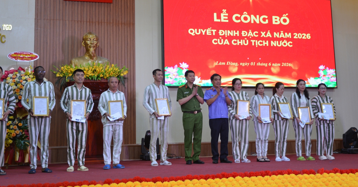 Trại giam Z30D công bố đặc xá cho 395 phạm nhân, có 28 người nước ngoài