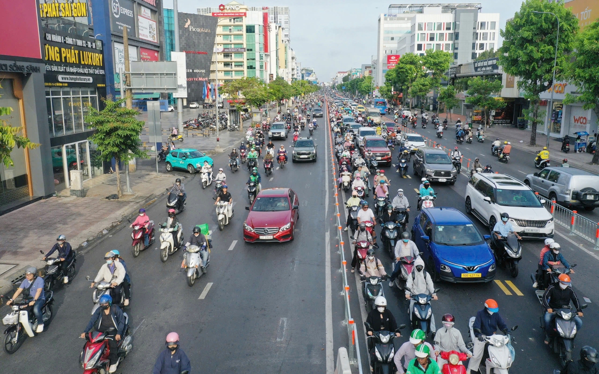 Nghĩ về cái 'gan' trên đường Cộng Hòa