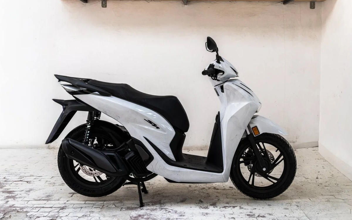 Honda SH 125i Marmo Concept: A New Material for a 25th Anniversary Special
