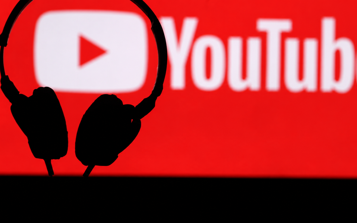 YouTube upgrades podcasts with AI, challenging Spotify