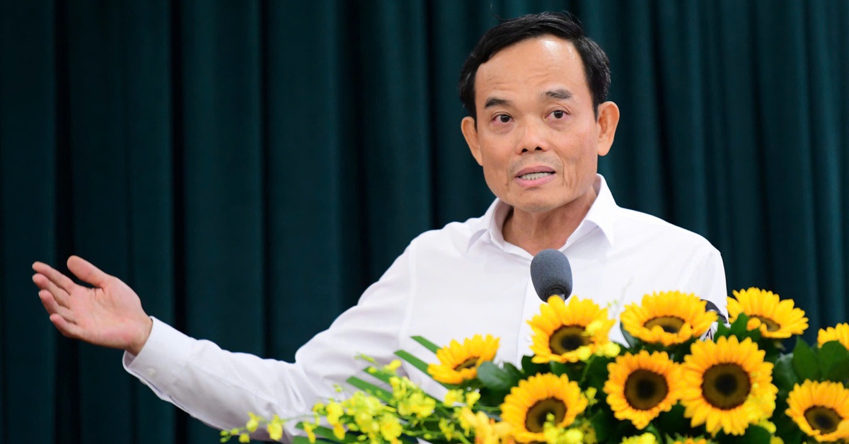 Bí thư Trần Lưu Quang: Lấy người dân, doanh nghiệp làm trung tâm phục vụ, tiếp tục cắt giảm thủ tục