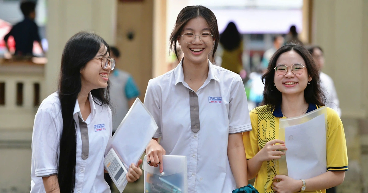 Thí sinh cả nước bước vào môn thi đầu tiên của kỳ thi tốt nghiệp THPT 2026