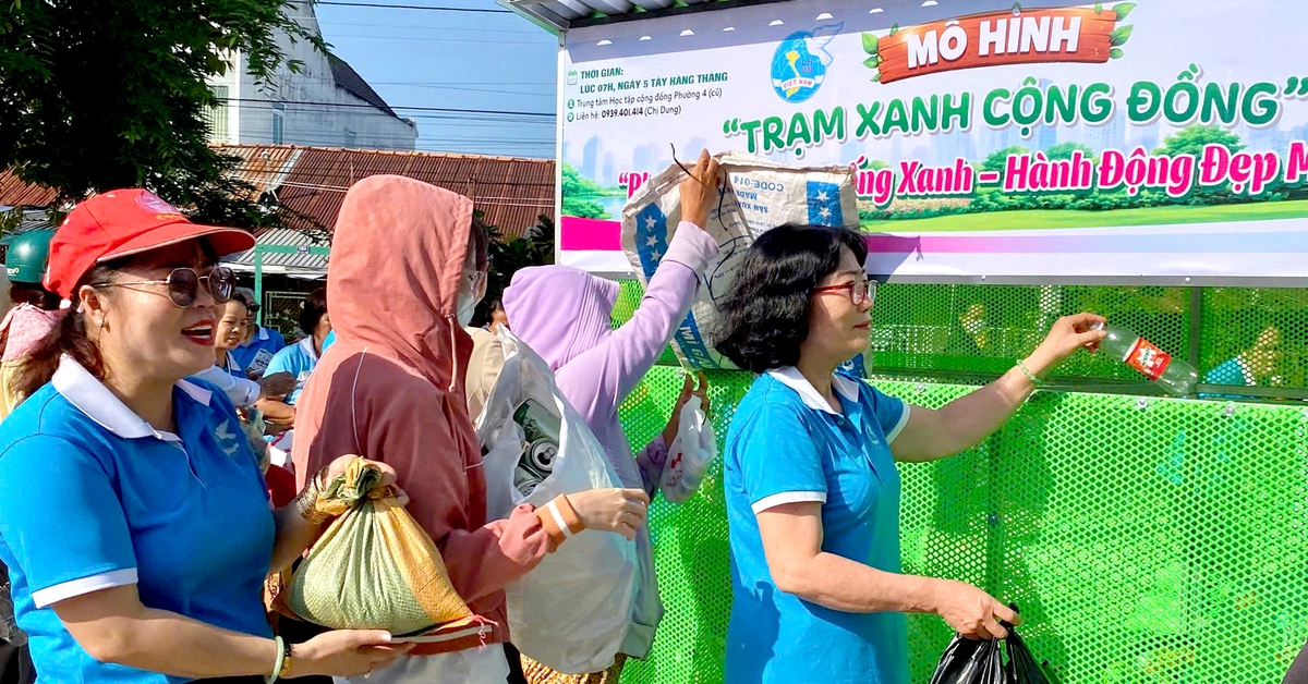 'Trạm xanh cộng đồng' của chị em phụ nữ, đổi rác lấy quà