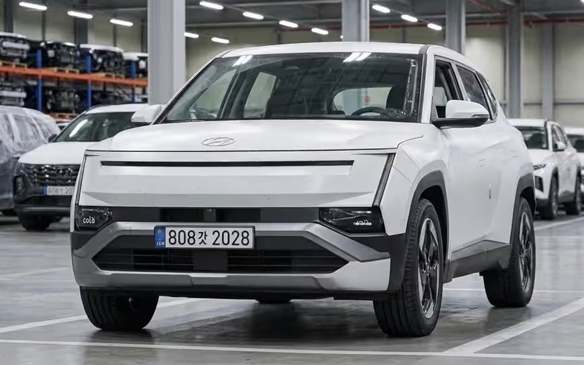 Hyundai Santa Fe mới dễ sửa phần đuôi gây tranh cãi, màn mới