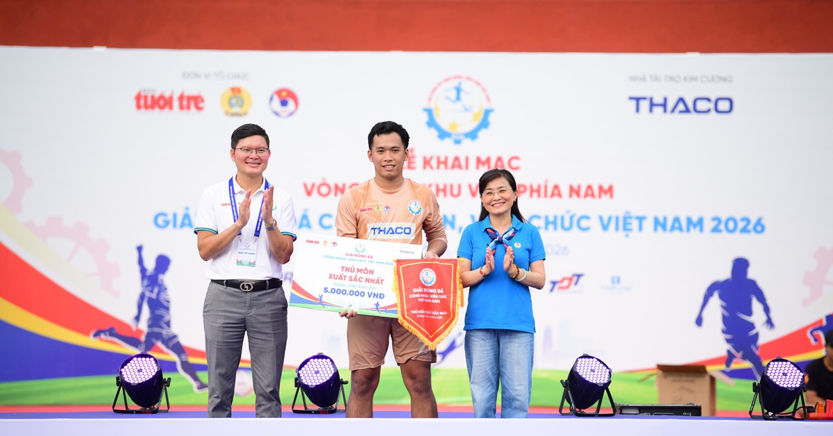 Từ nhân viên điều phối vận tải đến thủ môn xuất sắc nhất Giải bóng đá công nhân, viên chức Việt Nam