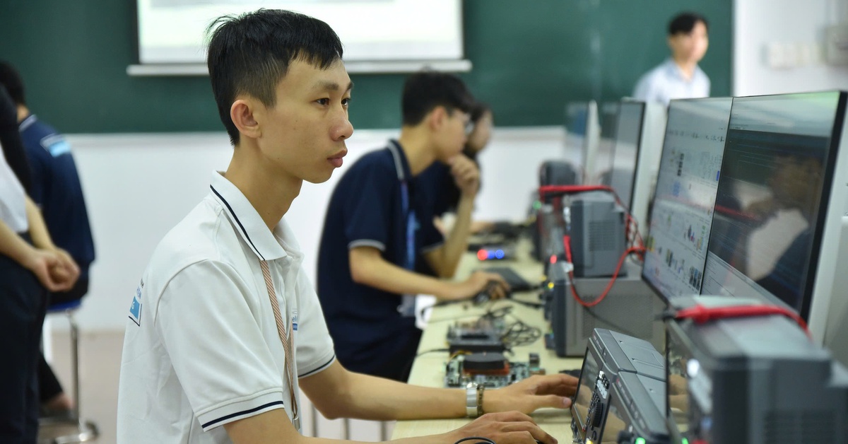 Muốn TP.HCM thành trung tâm giáo dục châu Á, đại học phải 'bước ra khỏi cổng trường'
