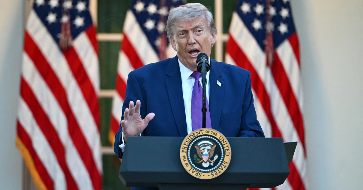 Ông Trump nói Iran đã liên lạc xin dừng tấn công, Tehran phủ nhận