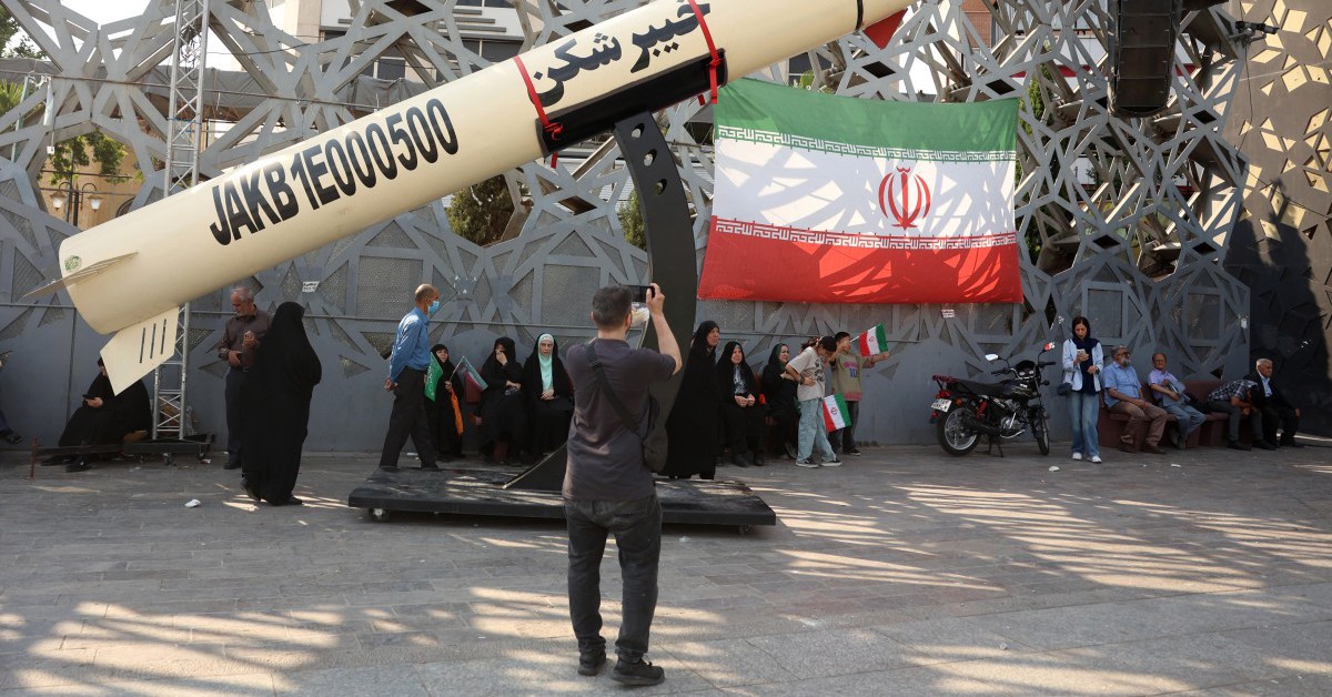'Đàm phán bằng bom' - Mỹ và Iran cùng mắc kẹt