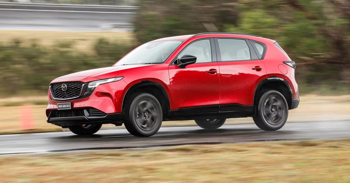 Sếp Mazda: 'Chưa có xe hybrid khiến tôi hài lòng, CX-5 HEV sẽ 'đã' hơn hẳn'