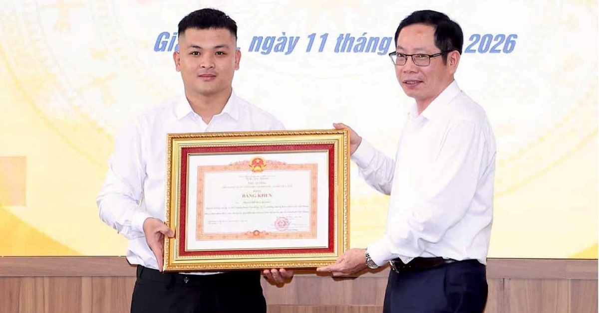 Thanh niên dùng bình chữa cháy lao vào cứu người nhận bằng khen của Thủ tướng Chính phủ