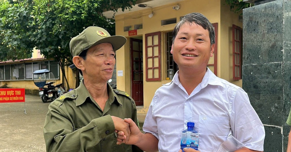 Bí thư thôn 36 tuổi đi thi tốt nghiệp THPT sau 12 năm dang dở