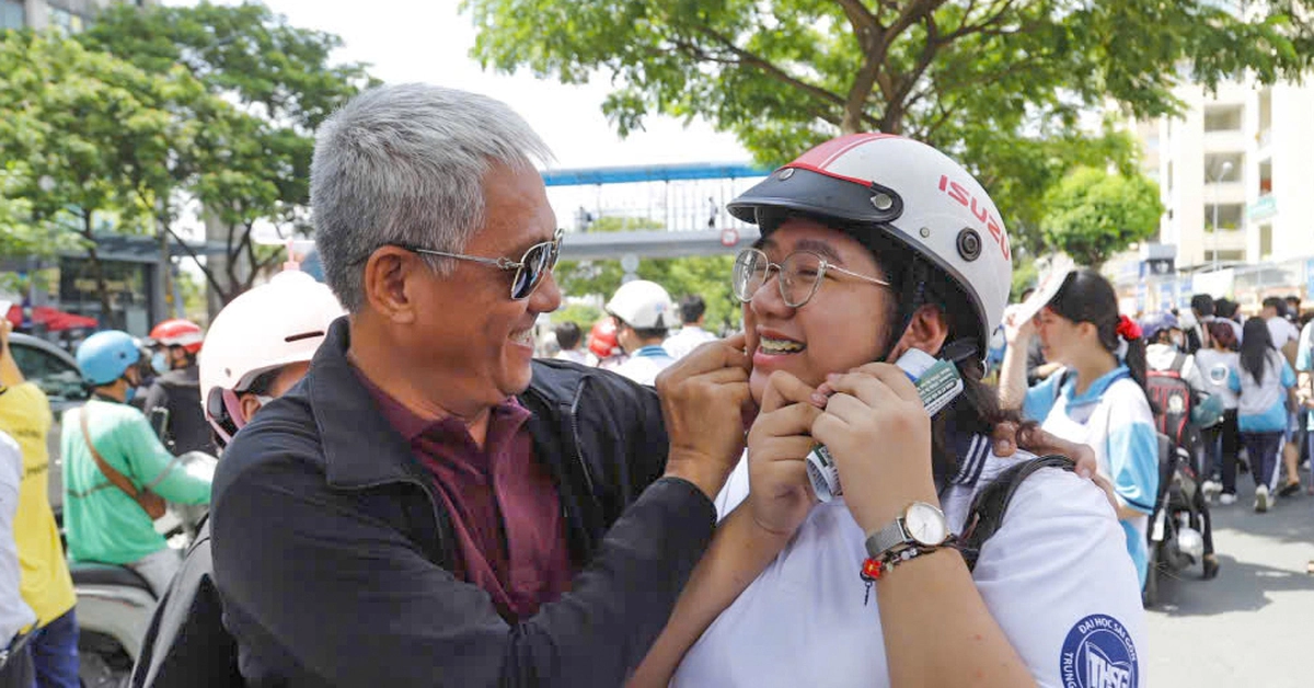 ‘Bình tĩnh thi nha con, không có gì phải áp lực’