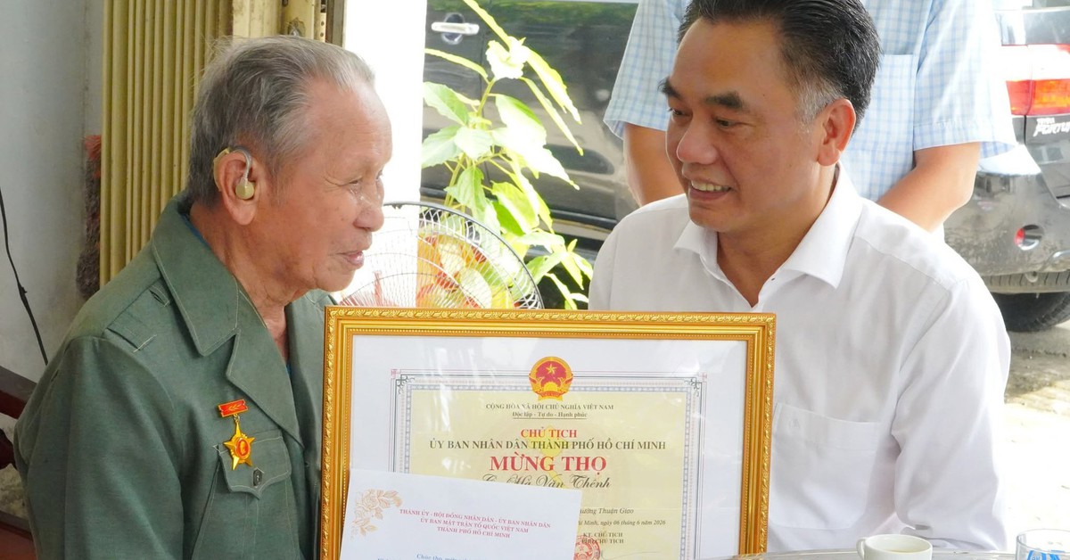 TP.HCM thăm, chúc thọ người cao tuổi tiêu biểu dịp 85 năm Ngày truyền thống người cao tuổi Việt Nam