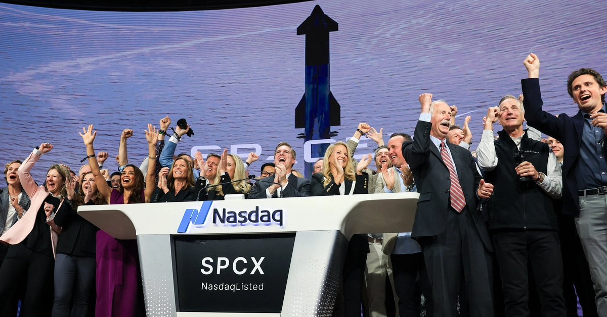 SpaceX chính thức 'cất cánh' lên sàn chứng khoán, thương vụ IPO lớn nhất lịch sử