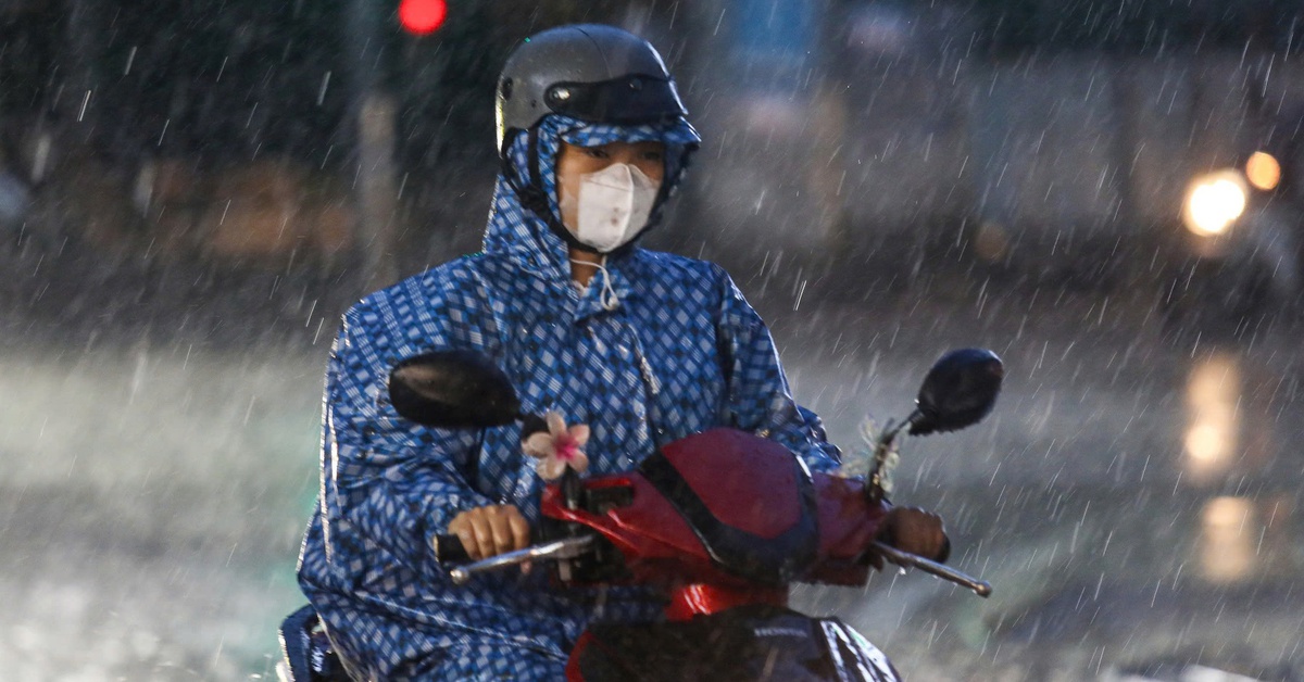 Thời tiết hôm nay 13-6: Bắc Bộ đến Trung Bộ nắng gắt, Nam Bộ chiều mưa dông