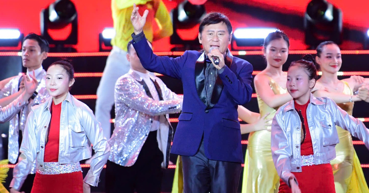 Tạ Minh Tâm, Hồng Nhung hát về những chiến công thầm lặng trong gala 'Tổ quốc bình yên'