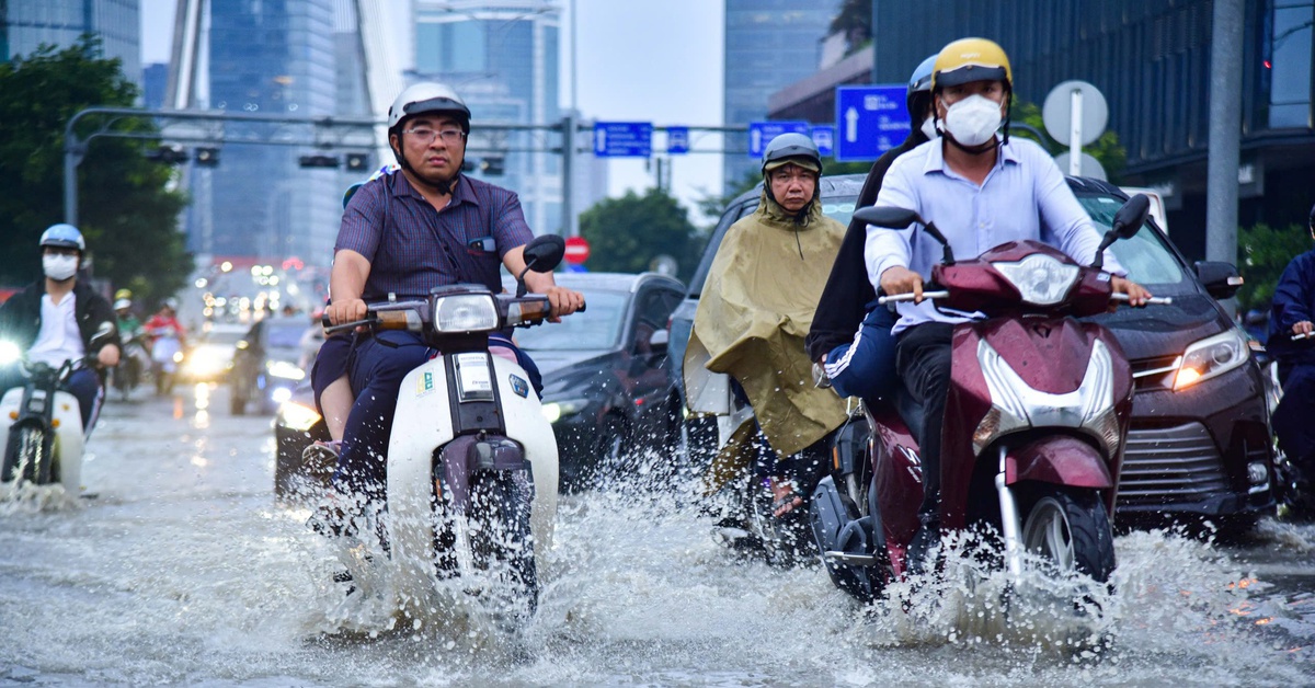 Thời tiết hôm nay 14-6: Miền Bắc mưa to, miền Nam mưa chiều