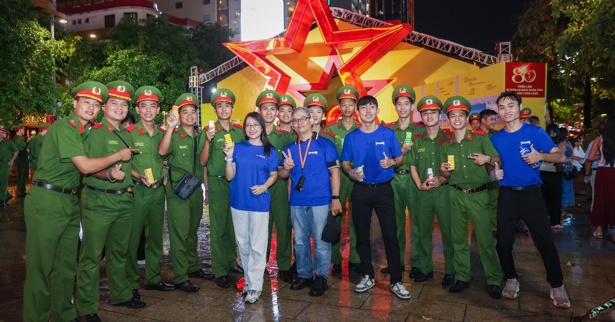 Vinamilk mang đến những trạm tiếp năng lượng giữa Gala 'Tổ quốc bình yên'