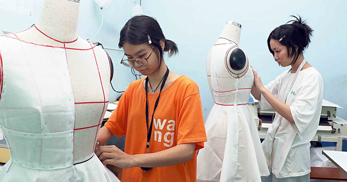 Bên trong 'lò luyện' thí sinh Việt Nam trước ngày thi tay nghề thế giới