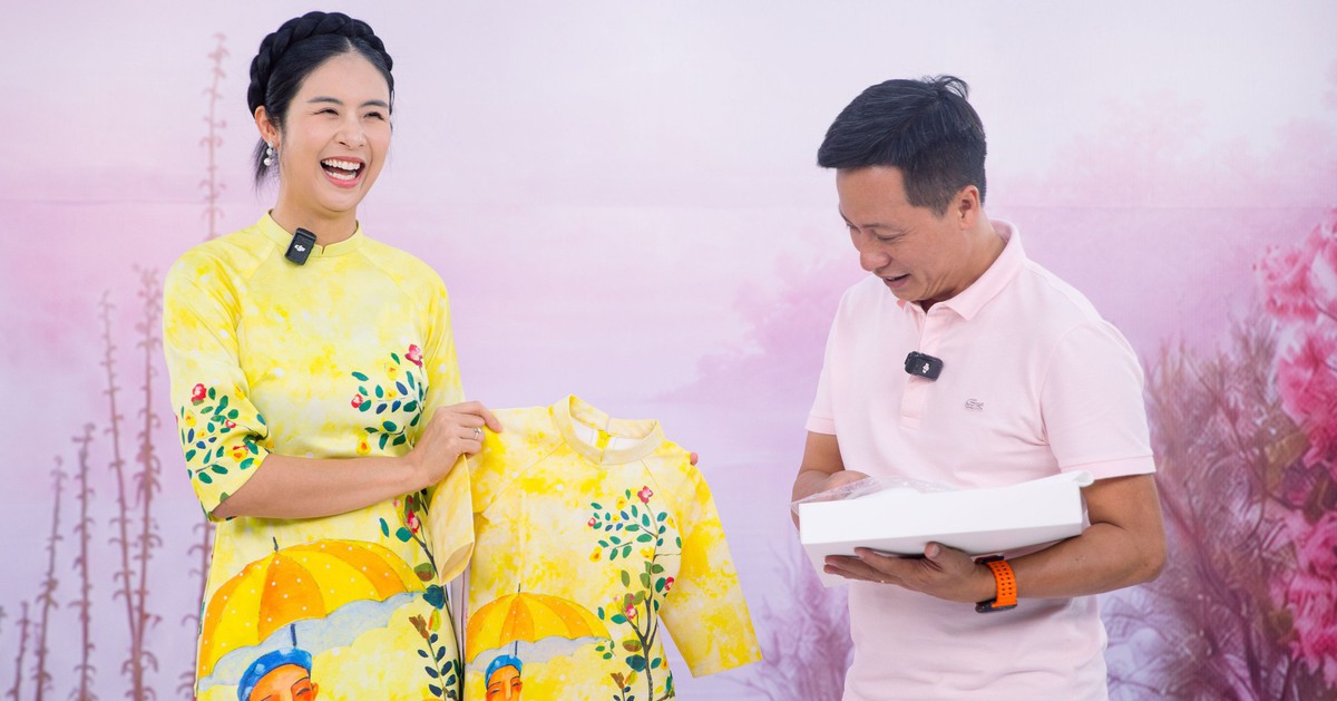 Hoa hậu Ngọc Hân tặng áo dài, gây quỹ tặng 'Ước mơ của Thúy'