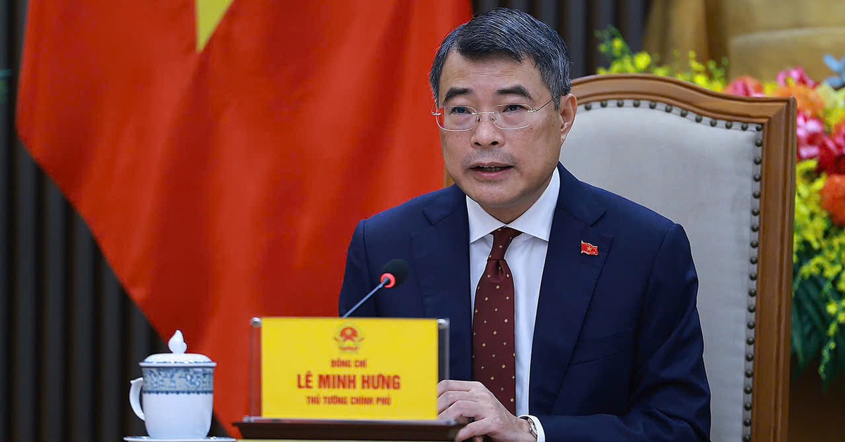 Thủ tướng Lê Minh Hưng điện đàm với Thủ tướng Lý Cường, ưu tiên hợp tác đường sắt