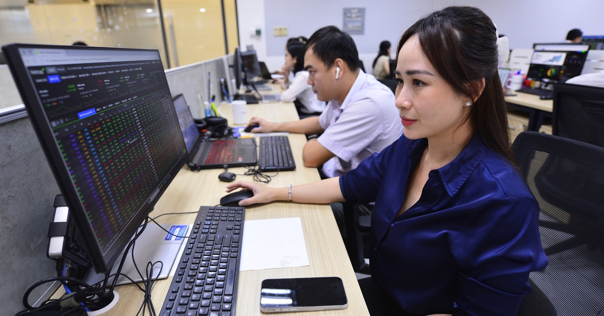 Loạt mã chứng khoán tăng kịch trần, VN-Index áp sát 1.800 điểm