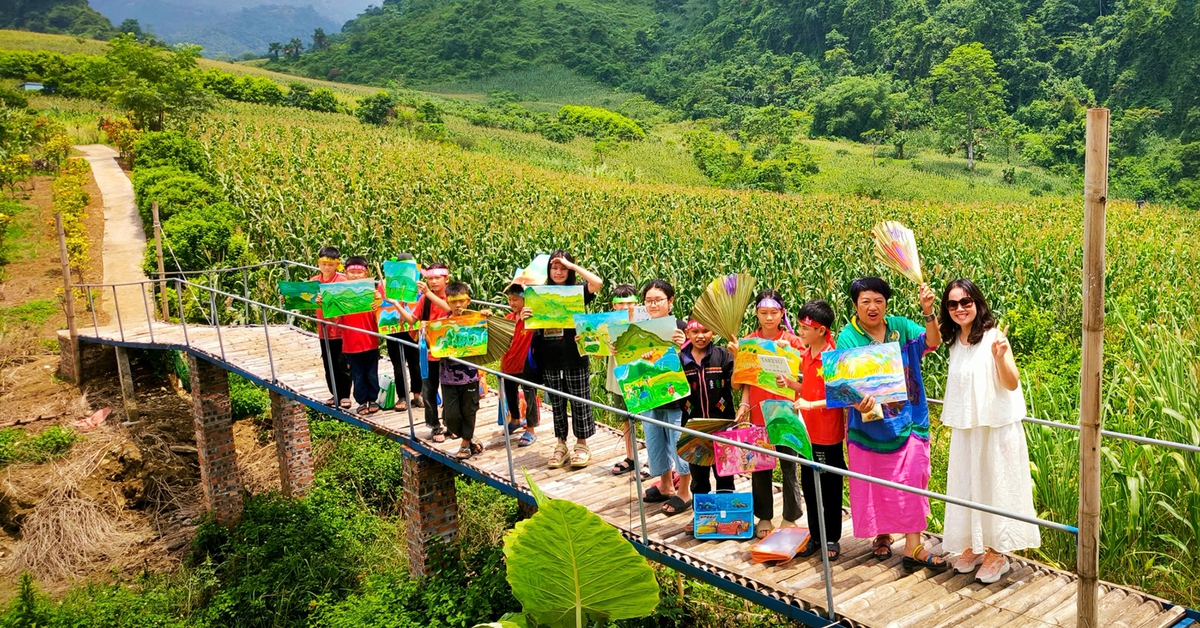 Những người lên núi gieo vui