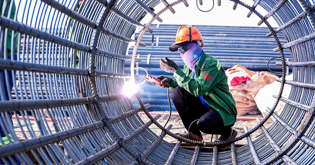 Giá vật liệu xây dựng 'nhảy múa' và liên tục tăng mạnh