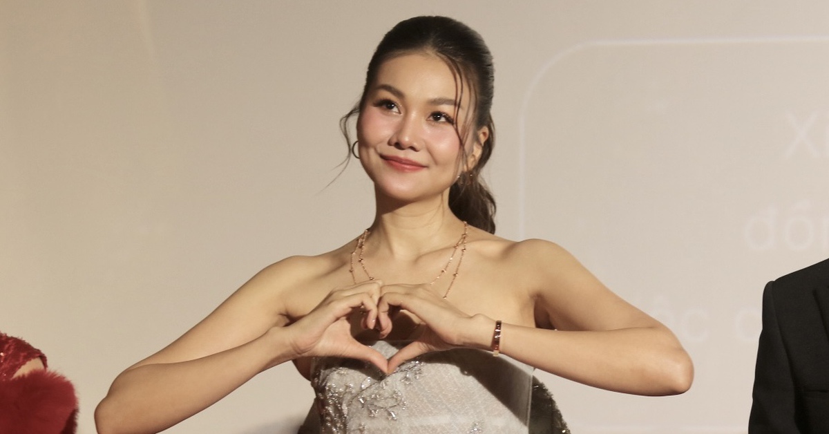 Áp lực cảnh nóng của Thanh Hằng trong Mesdames Thanh Sắc