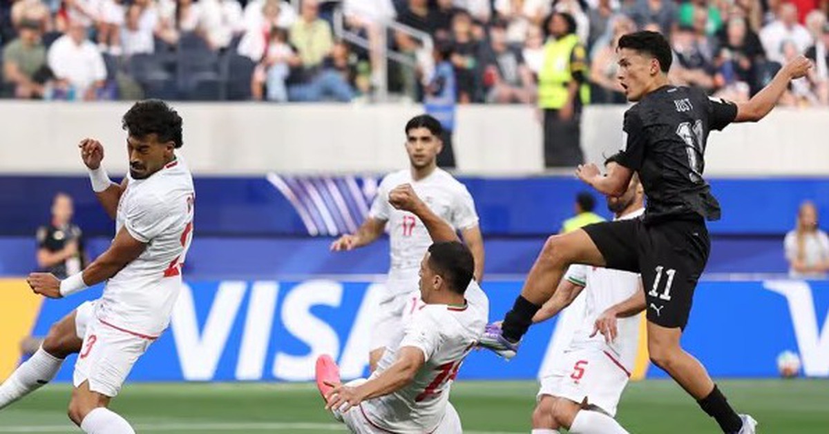 Iran - New Zealand (Hiệp 1) 0-1: Bóng chạm cột dọc New Zealand